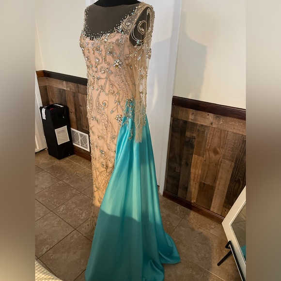 Dresses & Skirts - Couture gown